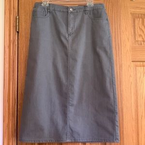 Christopher & Banks gray denim midi skirt. Size 8 good condition.